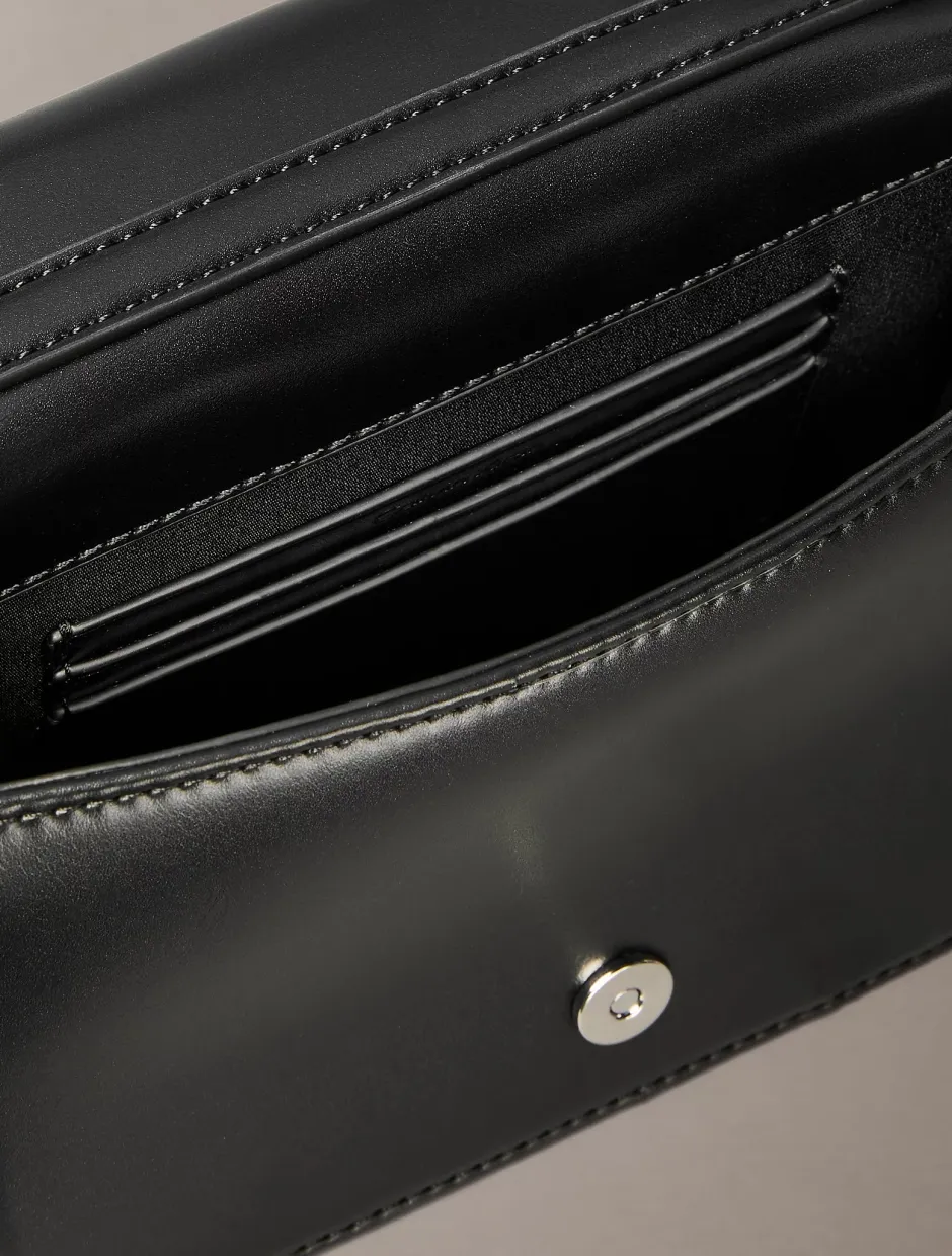 naisten laukku QUILTED MINI CHAIN BAG,>Calvin Klein Accessories Discount