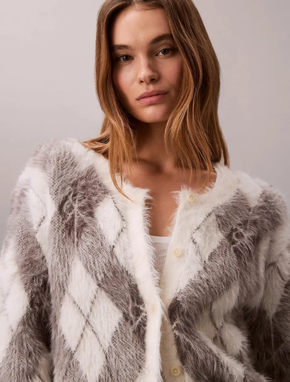 naisten neuletakki Fuzzy Novelty Argyle Sweater,>Calvin Klein Jeans Hot