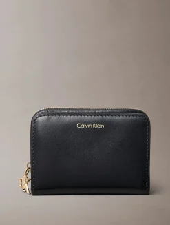 Calvin Klein naisten lompakko CK Medium Flap Zip Around,>Calvin Klein Accessories Hot