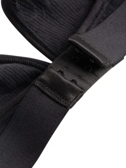 rintaliivit, CK UNLINED TRIANGLE><noscript><img width=