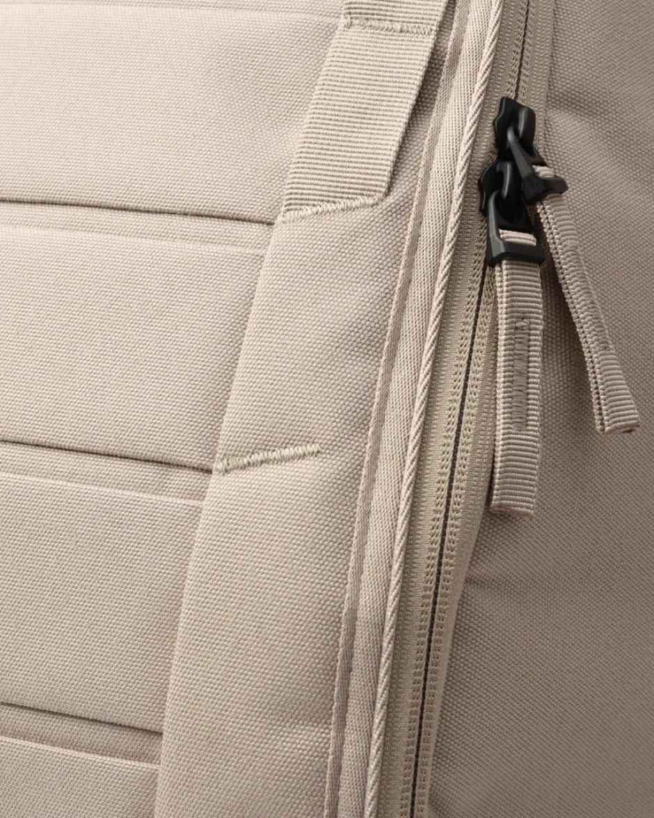 Unisex Reppu, HUGGER BACKPACK 25L NOS>Db Hot