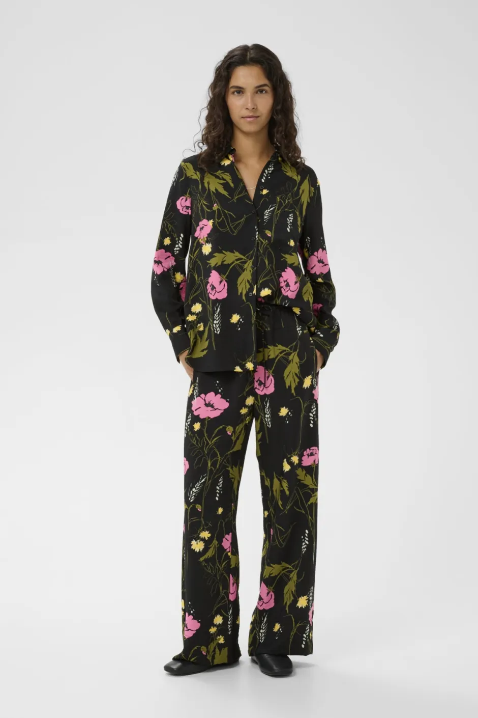 naisten housut Lucilleiw Pant, kukallinen kuosi>Inwear Sale