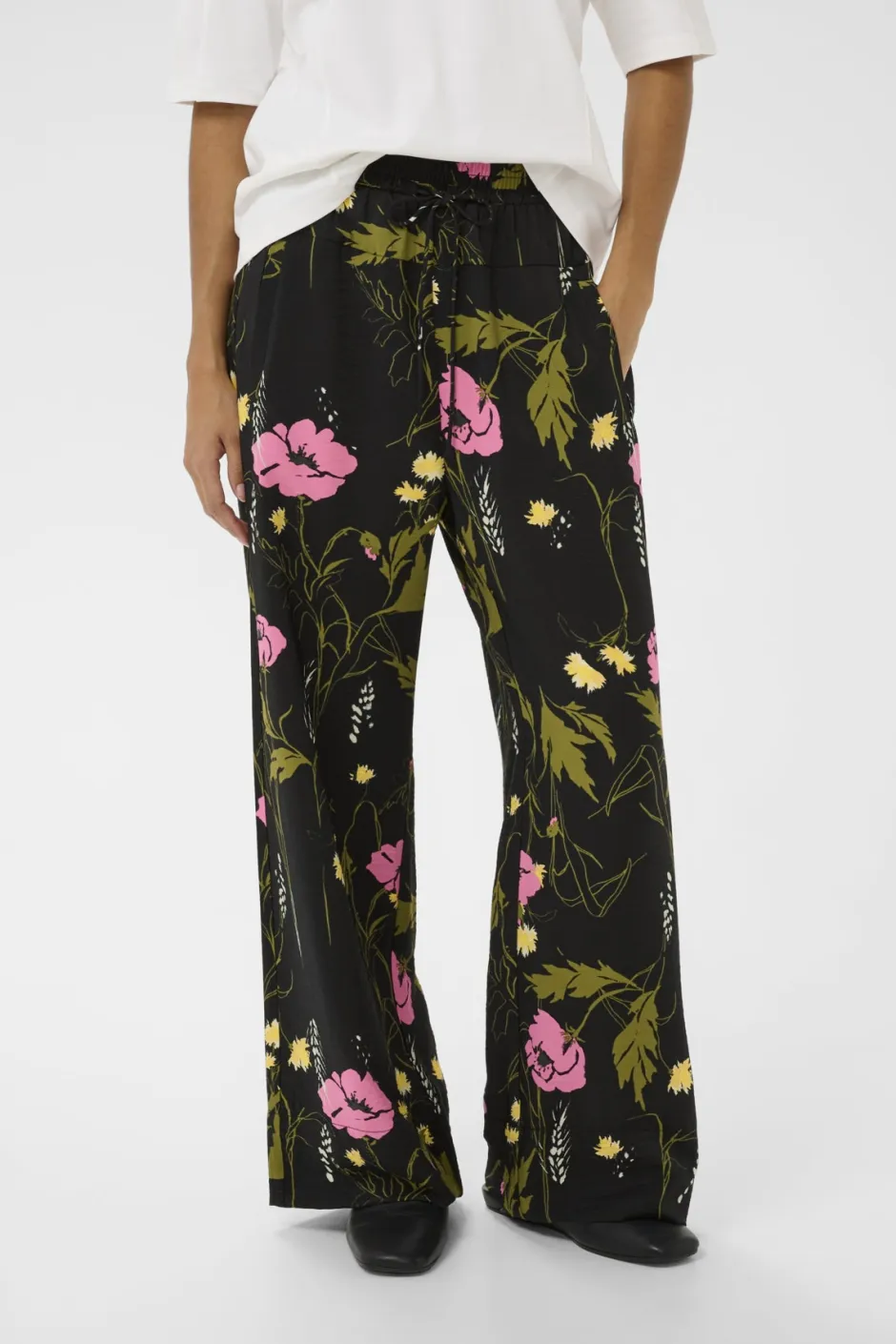 naisten housut Lucilleiw Pant, kukallinen kuosi>Inwear Sale