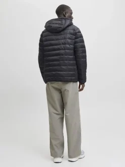 miesten takki JJEBRADLEY LIGHT PUFFER HOOD NOOS, musta><noscript><img width=