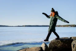 Naisten Talvitakki REINA UNTUVATAKKI 104CM><noscript><img width=