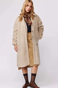 naisten teddytakki, ALINA COAT>Makia Hot