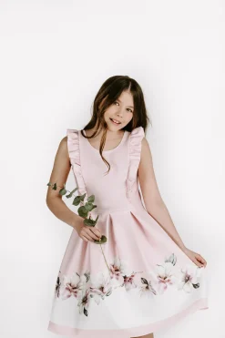 in MEKKO PINK i><noscript><img width=