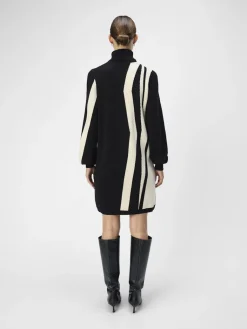 Naisten Neulemekko, OBJRAY L/S KNIT ROLLNECK DRESS AOP NOOS Black Sandshell Vert><noscript><img width=