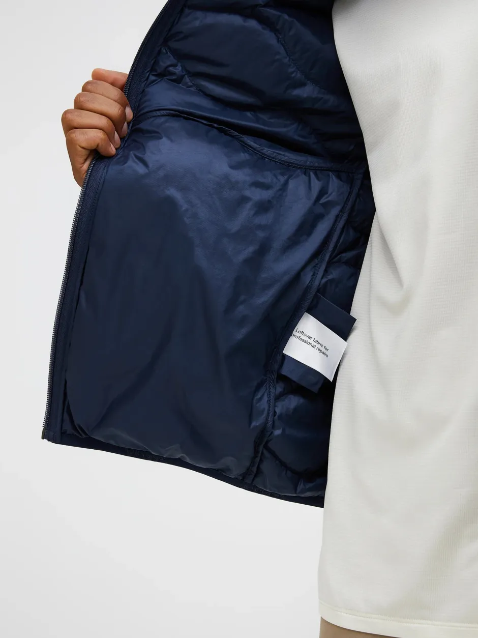 Miesten Kevytuntuvatakki, M HELIUM DOWN HOOD JACKET>Peak Performance Discount