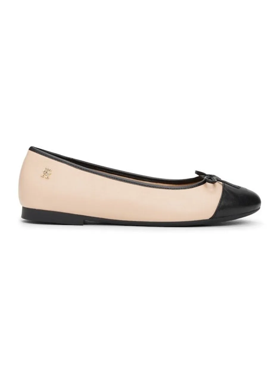 naisten balleriinat, TOE CAP LEATHER BALLERINA Beige Kuosi>Tommy Hilfiger Hot